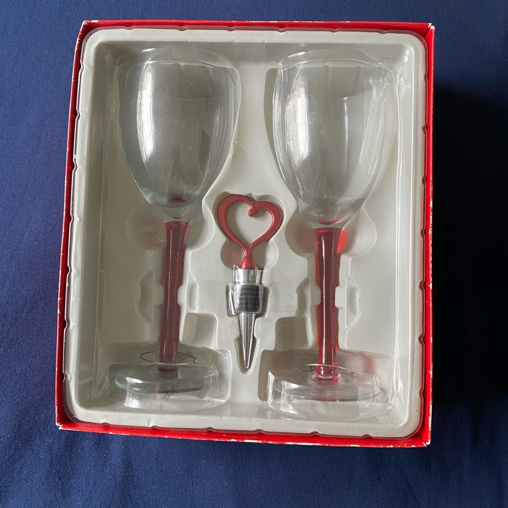 NWT Red Stem Wine Glass Set with Heart Bottle Stopper